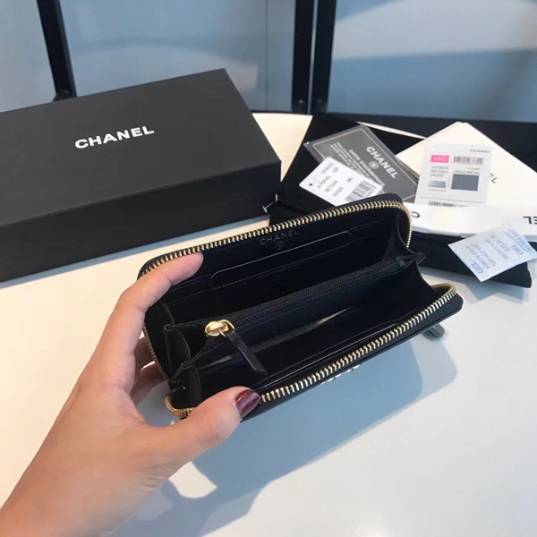 シャネル財布角部分ディテール